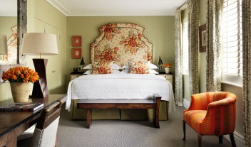 Knightsbridge Hotel Pillows in London