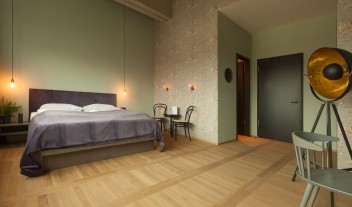 The Flushing Meadows Hotel and Bar