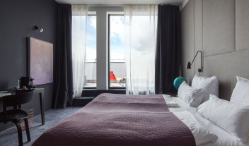 The Flushing Meadows Hotel and Bar