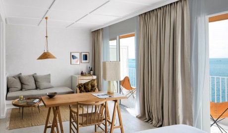 Hôtel Les Roches Rouges Saint Raphael France Design Hotels Hotel Les Roches Rouges Desk In Saint Raphael